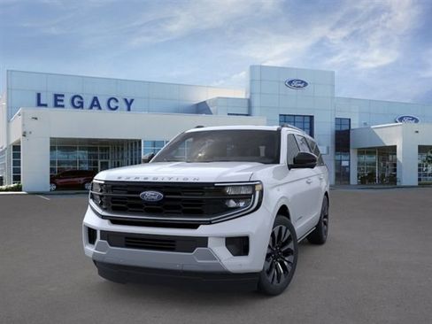 New 2026 Ford Expedition Platinum w/ Driver's Package AWD/4WD image 2