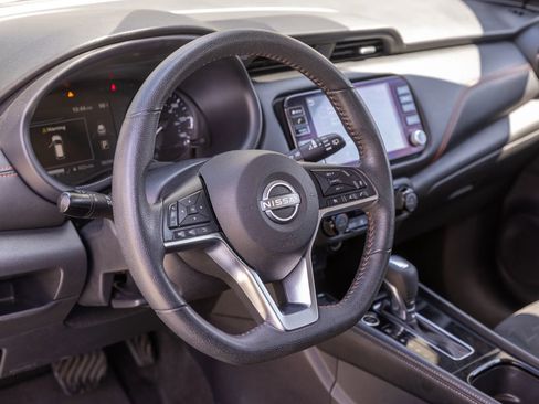 Used 2024 Nissan Kicks SR FWD image 17
