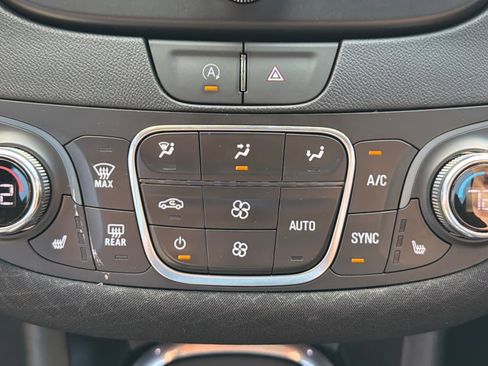 Used 2023 Chevrolet Malibu LT image 27