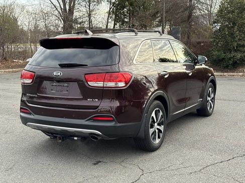 Used 2016 Kia Sorento EX image 2