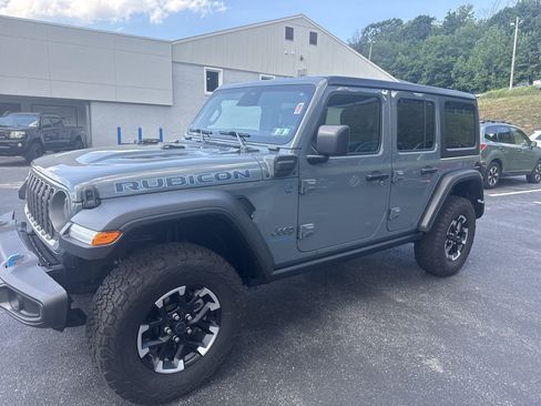 Used 2025 Jeep Wrangler Unlimited Rubicon 4xe AWD/4WD image 1