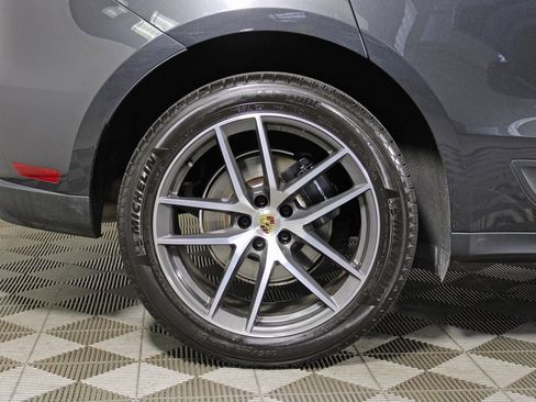 Used 2024 Porsche Macan image 41
