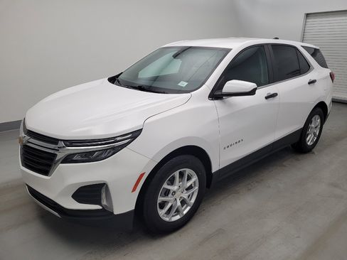 Used 2022 Chevrolet Equinox LT FWD image 2