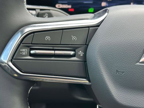 New 2026 Chevrolet Equinox EV LT image 21