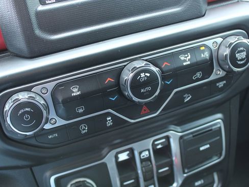 Used 2018 Jeep Wrangler Unlimited Rubicon AWD/4WD image 22