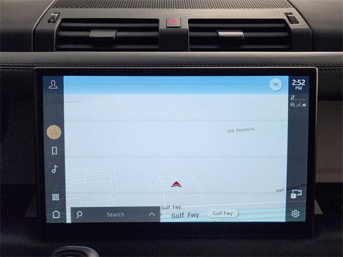 Used 2025 Land Rover Defender 110 X-Dynamic SE image 16