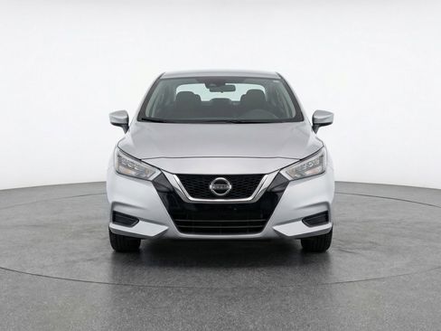 Used 2025 Nissan Versa SV FWD image 2