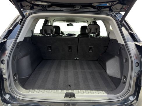 Used 2019 GMC Terrain SLT w/ Preferred Package FWD image 17