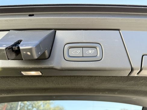 Certified 2024 Volvo V90 B6 Cross Country Ultimate image 25