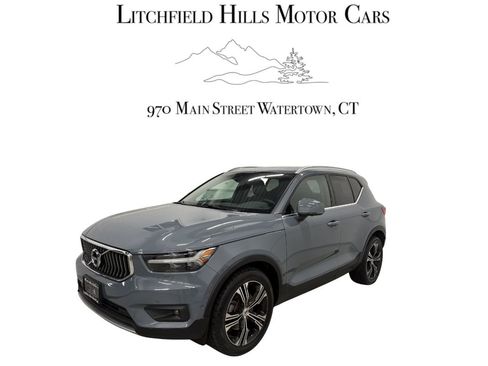Used 2021 Volvo XC40 T5 Inscription w/ Advanced Package image 1