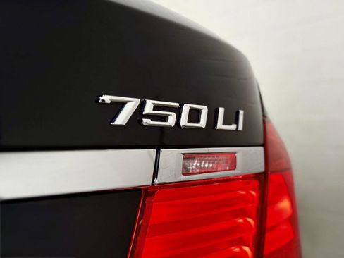 Used 2012 BMW 750Li w/ Driver Assistance Pkg RWD image 7
