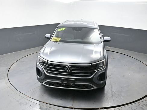 Used 2025 Volkswagen Atlas Cross Sport SE image 48