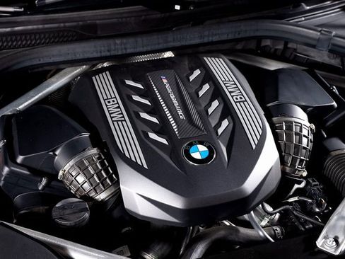 Used 2023 BMW X6 M50i w/ Parking Assistance Package image 11