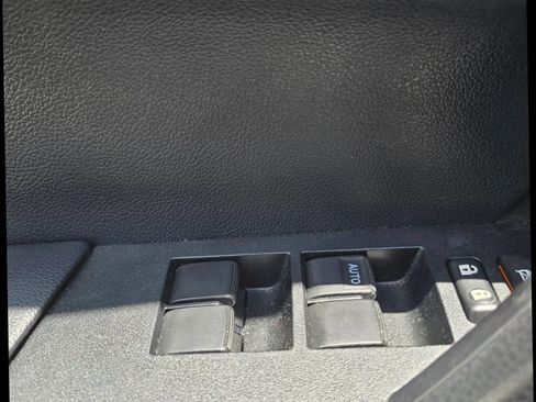 Used 2015 Toyota Corolla S FWD image 35