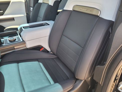 Used 2025 GMC Hummer EV 2X AWD/4WD image 9
