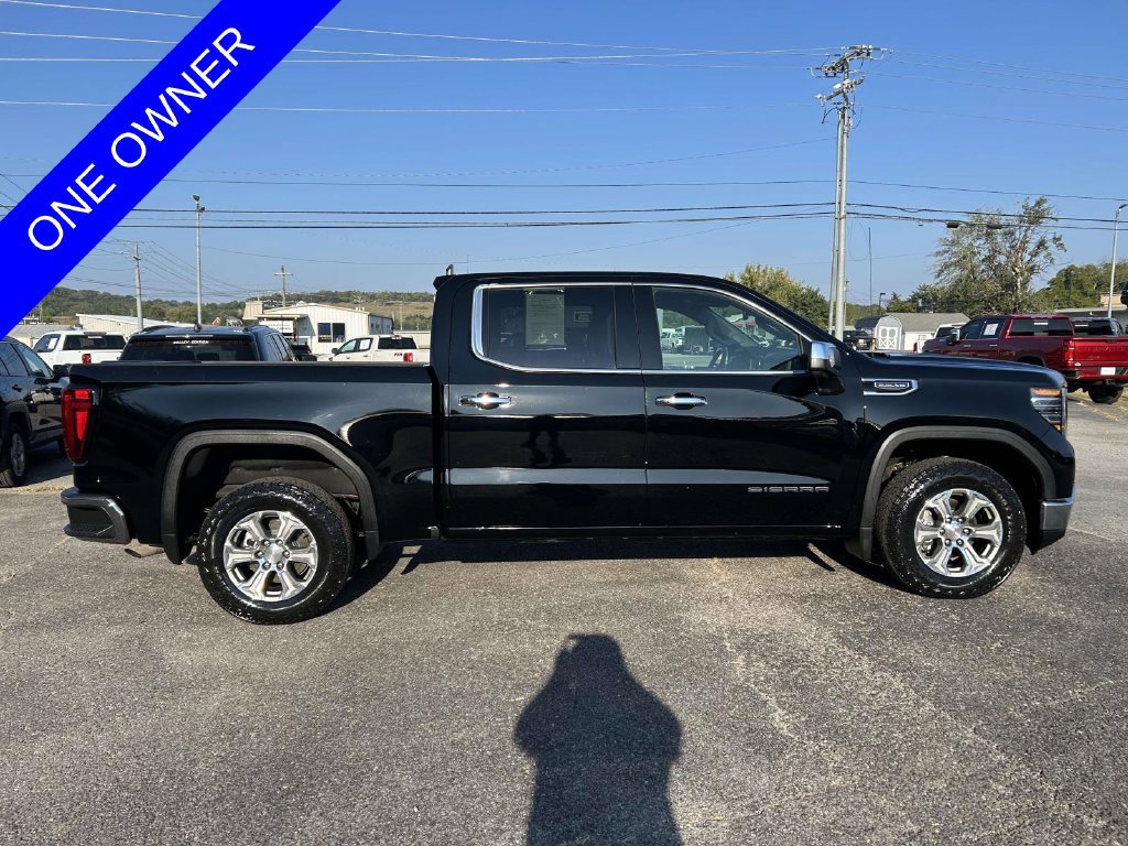 Used 2025 GMC Sierra 1500 SLT RWD image 2
