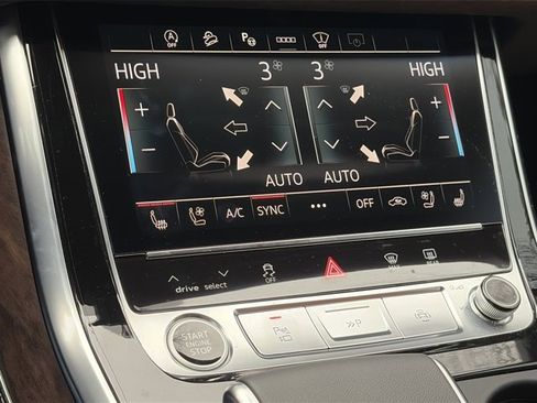 Used 2025 Audi Q7 3.0T Prestige image 23