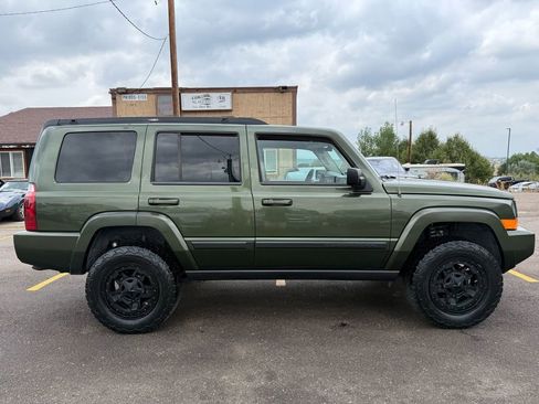 Used 2008 Jeep Commander Sport image 2