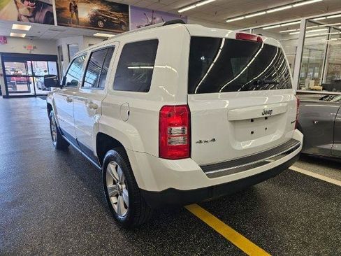 Used 2014 Jeep Patriot Limited w/ Sun/Sound Group AWD/4WD image 7