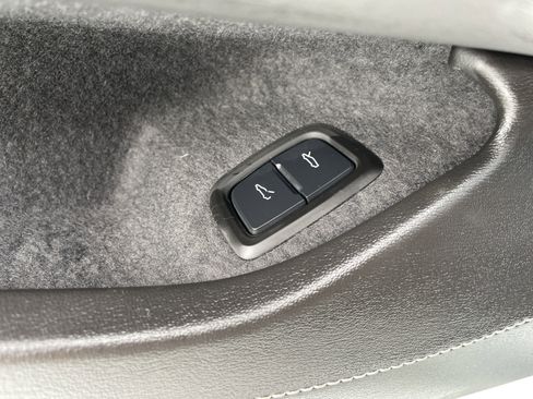 Certified 2024 Chevrolet Corvette Stingray Convertible w/ Z51 Performance Package image 33