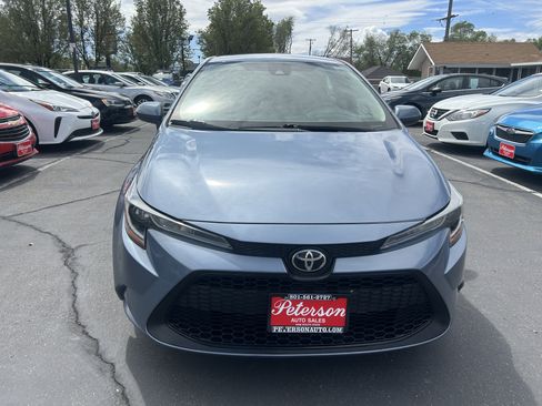 Used 2021 Toyota Corolla LE image 3