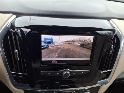 Used 2022 Chevrolet Traverse LS image 24