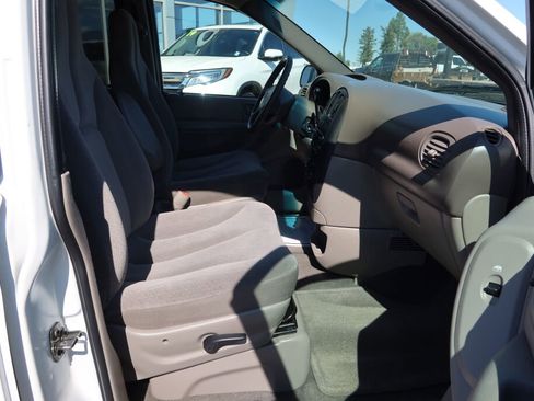 Used 2002 Dodge Grand Caravan Sport image 17