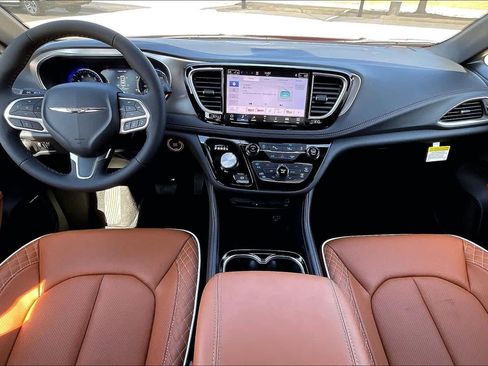 New 2026 Chrysler Pacifica Pinnacle FWD image 5
