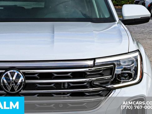 Used 2025 Volkswagen Atlas SE FWD image 15