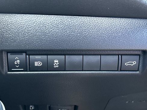 Used 2023 Toyota Venza Nightshade AWD/4WD image 23