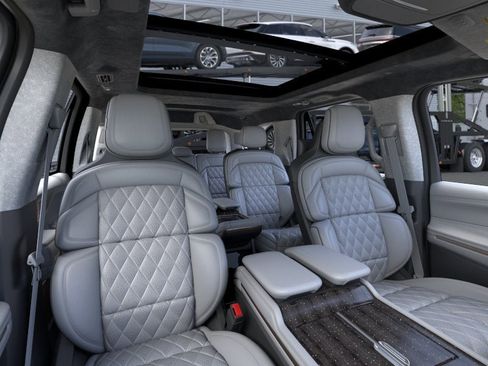 New 2026 Lincoln Navigator Black Label AWD/4WD image 10
