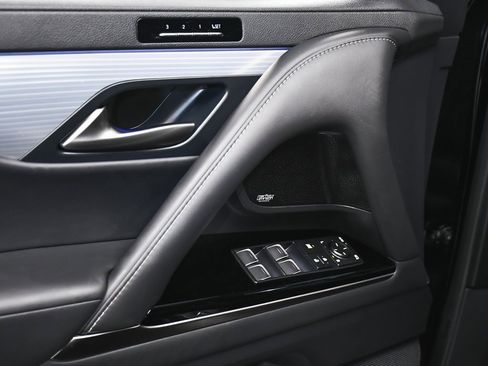 Used 2024 Lexus LX 600 F Sport image 10