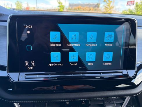 Certified 2026 Volkswagen Atlas Cross Sport SE AWD/4WD image 21