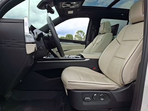 Certified 2025 Cadillac Escalade Sport w/ Touring Package AWD/4WD image 12