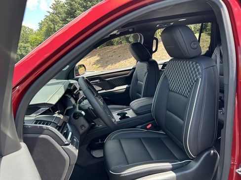 New 2025 GMC Acadia Denali w/ Super Cruise Package image 34