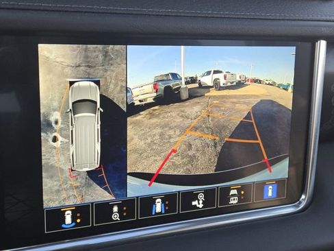 Used 2022 GMC Yukon XL Denali w/ Denali Ultimate Package image 4