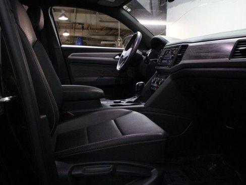 Used 2022 Volkswagen Atlas Cross Sport SE image 22