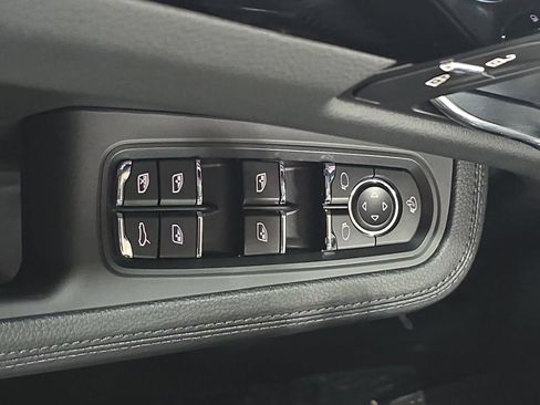 New 2026 Porsche Macan image 21