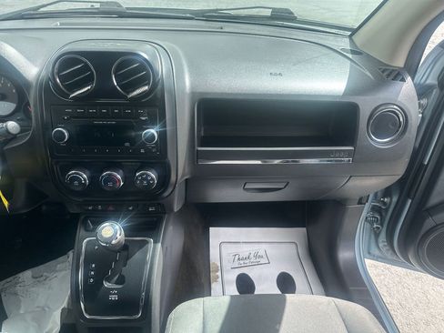 Used 2013 Jeep Compass Latitude AWD/4WD image 6