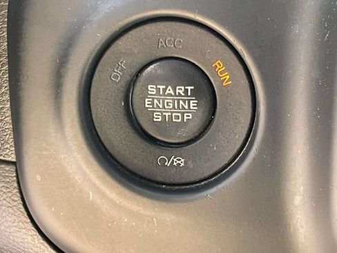 Used 2018 Jeep Wrangler Sport AWD/4WD image 26