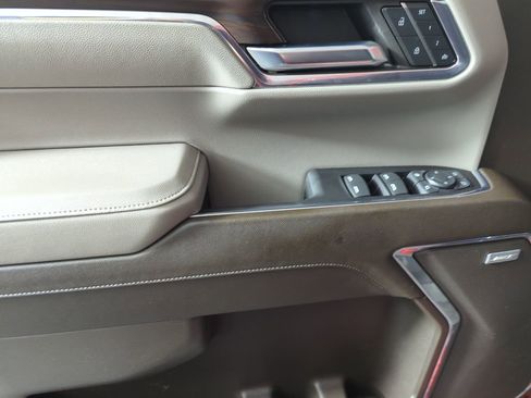 Used 2024 GMC Sierra 1500 SLT w/ SLT Premium Plus Package image 9