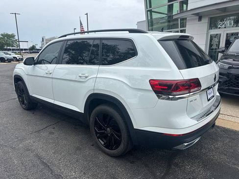 Used 2023 Volkswagen Atlas SE AWD/4WD image 4