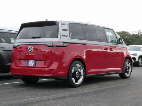 New 2025 Volkswagen ID. Buzz Pro S Plus image 4