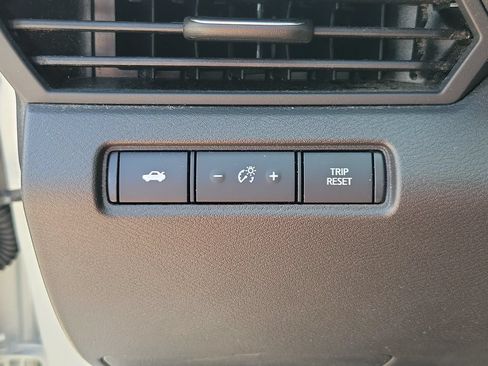 Used 2025 Nissan Altima 2.5 SV FWD image 29