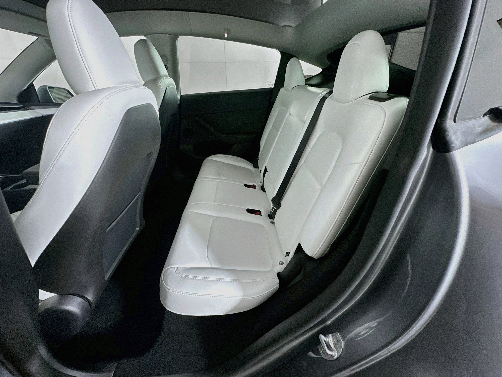 Used 2025 Tesla Model Y Long Range RWD image 27