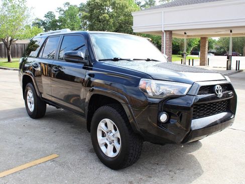 Used 2014 Toyota 4Runner SR5 image 2