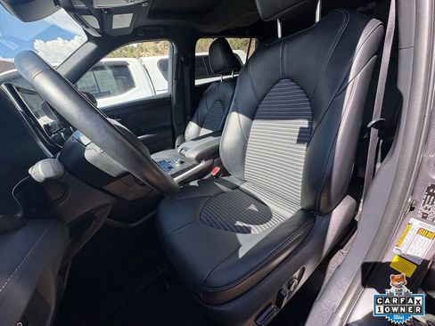 Certified 2025 Toyota Highlander XSE image 15