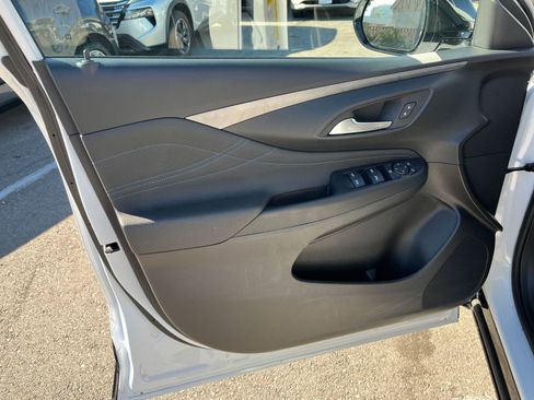 Used 2025 Buick Envista Sport Touring image 20