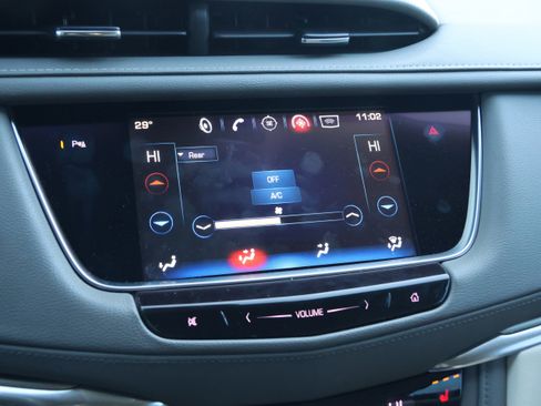 Used 2017 Cadillac XT5 Luxury w/ Driver Awareness Package image 24