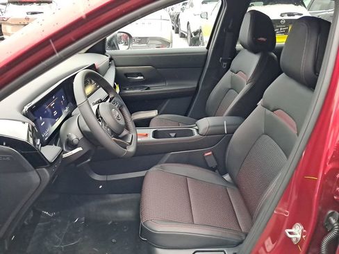 New 2026 Nissan Kicks SR w/ SR Premium Package AWD/4WD image 19